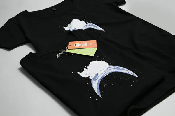 Cat on the moon Classic Women's Jersey T-shirt